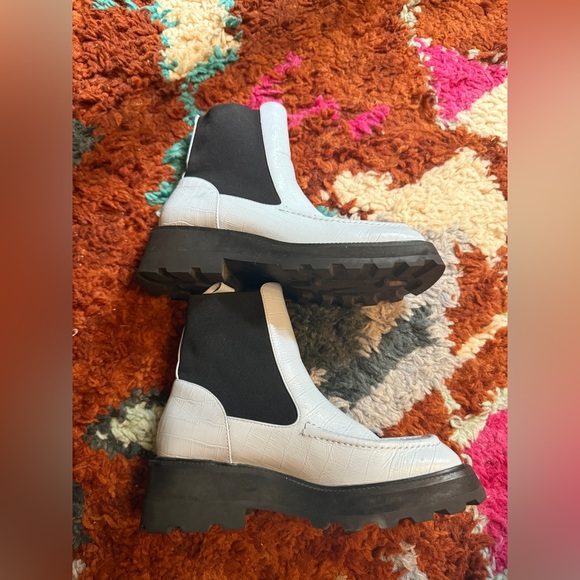 as is intentionally blank chelsea boot - Picture 2 of 7